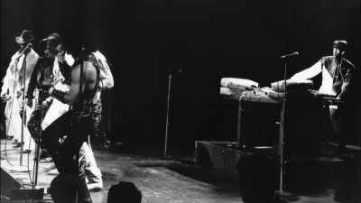  There is 5,000 people
 in the room. - Origins of Hip Hop