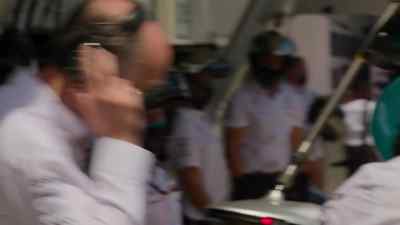-There was a delay there.
-Massive delay. - Formula 1: Drive to Survive