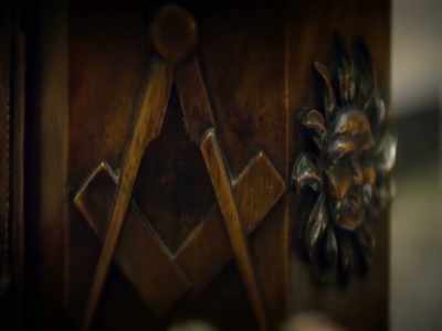 There is a grave, - Inside the Freemasons