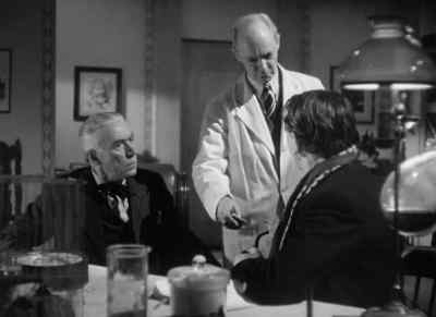 There is a man outside,
he told me to give you this note. - 'Pimpernel' Smith