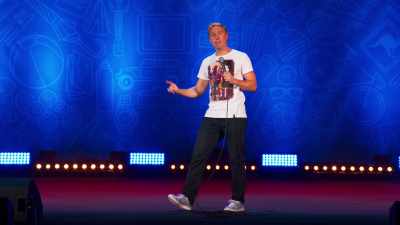 There was a mum telling her son off. - Russell Howard: Recalibrate