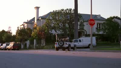 Hello That was a stop sign l totally paused - Clueless