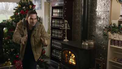 There, all done. - The Picture of Christmas