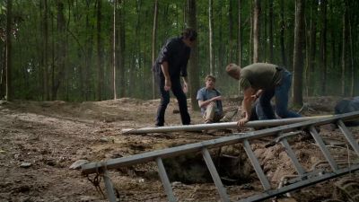 There anybody else down there? - Under the Dome