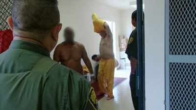 There are also inmates
on short sentences. - Louis Theroux: Life on the Edge