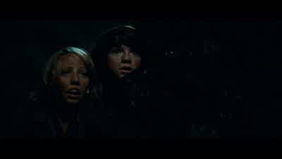 There are bodies everywhere. - Super 8