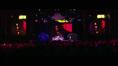 There are challenges of
having a field that big, - Oasis: Knebworth 1996