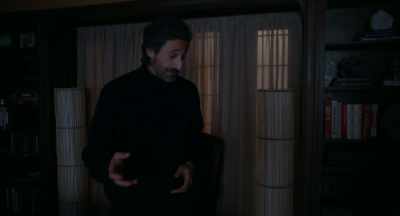 - There are...
- [footsteps tapping] - Manodrome