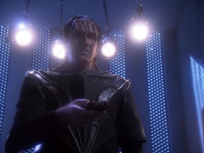 There are four lights. - Star Trek: The Next Generation