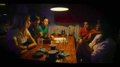 There are four missing jewels. - Dive Club