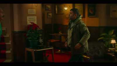-There you are! My man.
-Yes, sir? - Do Not Disturb