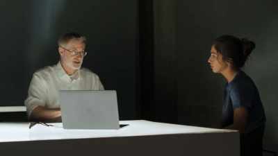 -: There are no behavioral signs - Inside the Mind of a Con Artist