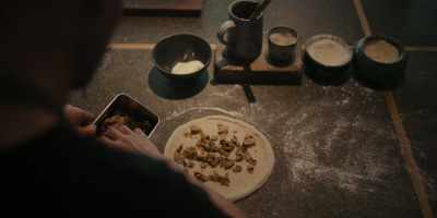There are no seasonings or sauces. - Chef's Table: Pizza