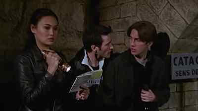 There are people down here doing... things. - Relic Hunter