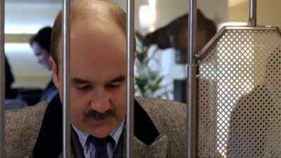There we are, sir, thank you very much. - Hustle
