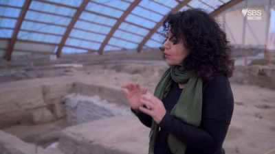 There are some burials
that they just buried and left it, - Raiders of the Lost Past with Janina Ramirez