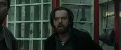 - There! - Come on. - Down here! - Hey, you! - Mortal Engines