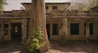 There were cracks on the wall - The Beatles and India
