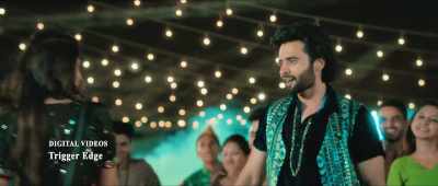 ♪ There is feeling of sadness.
Why wouldn't I be sentimental? ♪ - Mitron