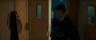 There were four lads
who pushed their way in. - iBoy