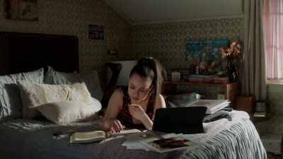 ♪ There you go again ♪ - Pretty Little Liars: The Perfectionists