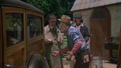 - There you go. Keep the change.
- 'Ere you go, governor. - The Private Eyes