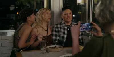- There you go.
- Perfect. - And Just Like That…
