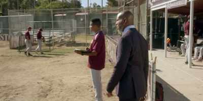 - There you go. Take 'em in, coach Yee.
- I don't see my star player. - All American: Homecoming