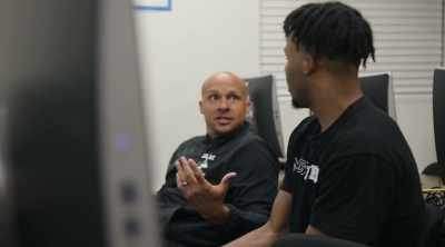 - There you go. That's your sentence.
- That's what you write. - Last Chance U: Basketball