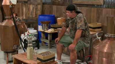 There she goes. We're making
some liquor, guys. - Moonshiners: Master Distiller