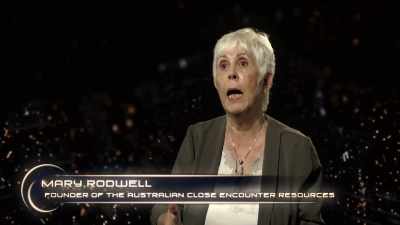 There were government officials
that came and told them - Top Secret UFO Projects Declassified