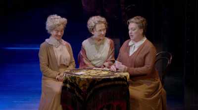 - There.
- How do you bluff with nothing? - Funny Girl