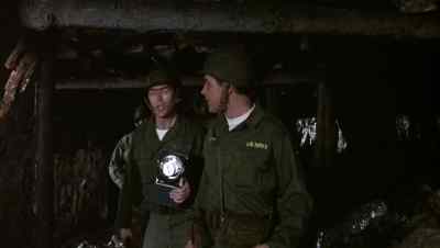 - There it is.
- Move them up, sergeant. - Battle Beneath the Earth