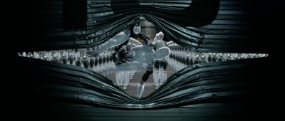 - There he is!
- Stay right where you are! - I, Robot