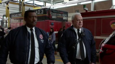 - There he is.
- That was a long 15 minutes. - Chicago Fire