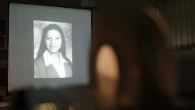There was no defense
wounds on the victim. - The Hillside Strangler