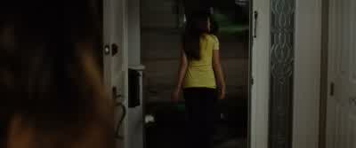 - There's nobody out here. - Scream 4