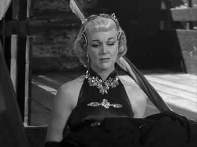 There. Now mrs Ferlini may
I have the sack please. - Alfred Hitchcock Presents
