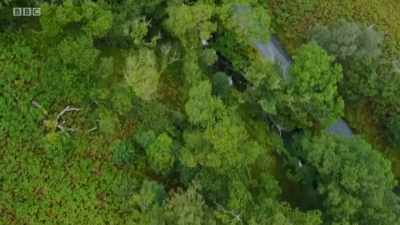There is one advantage
of so much water ? this part - The Lakes With Paul Rose