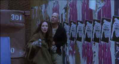 There. Over there. - 12 Monkeys