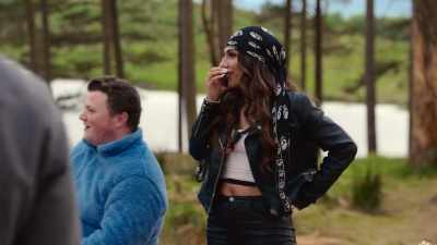 There is some hot, spicy
pirate right behind Liam. - Snowflake Mountain