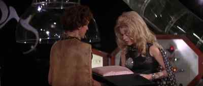 - There is the secret key.
- Where? - Barbarella