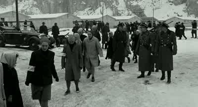 There they are, sir. - Schindler's List