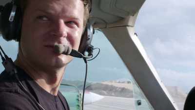 There was this crazy pilot, Keith.
He made the plane go zero gravity. - Fyre