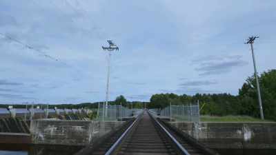 THERE WAS NO RAILINGS
ON THE SIDE, - Hometown Homicide