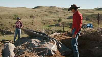 THERE WERE SOME SEVERE
THUNDERSTORMS CAME THROUGH - Dino Hunters
