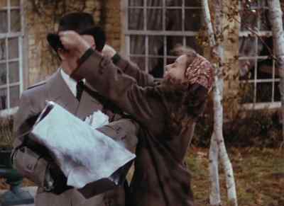 - There.
- What are you doing? - Leave Her to Heaven