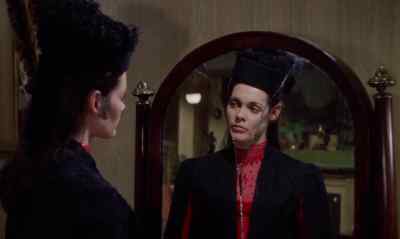 There will be a different kind
of victim tonight. - Dr Jekyll &amp; Sister Hyde