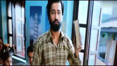 - There's 50% off on visas. Last day!
- Shut up. - Dunki
