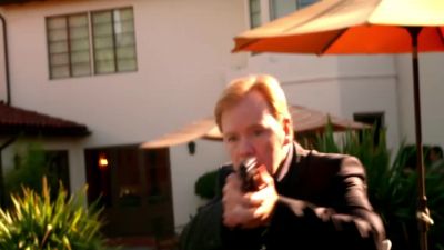 There's a blood trail. - CSI: Miami